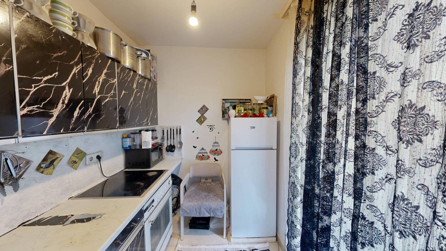 2 Zimmer zentrale City-Wohnung direkt an der U-Bahn