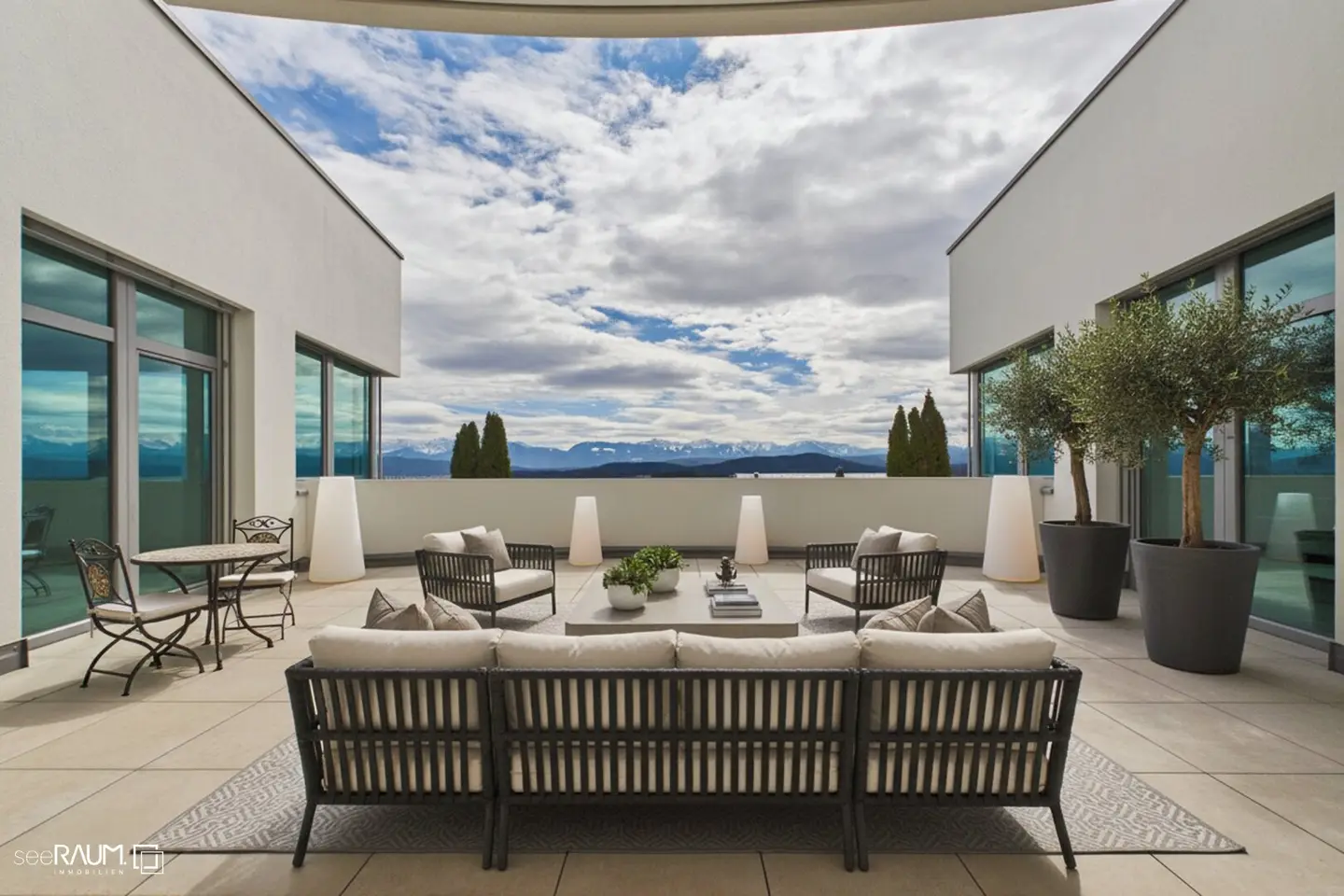 Luxuriöse Villa mit grandiosem Bergpanoramablick