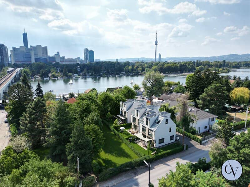 Doppelhaushälfte zwischen alter Donau und Kagran - einmalige Lage!