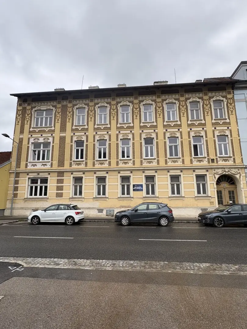 Attraktives Zinshaus in Mistelbach: 9 Wohnungen, 20 Stellplätze, gepflegt, hohe Renditechancen!