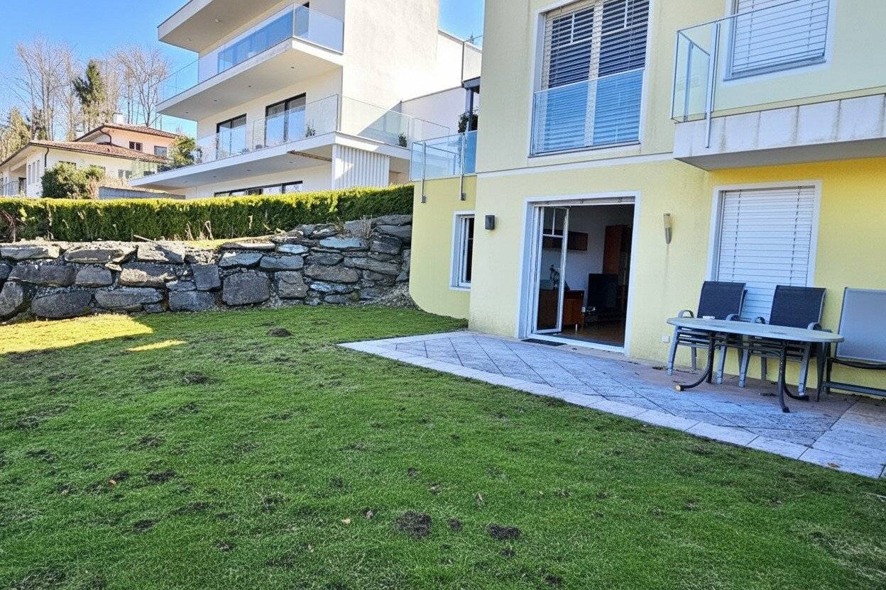 Wörthersee-Lifestyle pur: Gartenwohnung mit Terrasse, Seeblick und eigenem Badesteg in Velden am Wörthersee