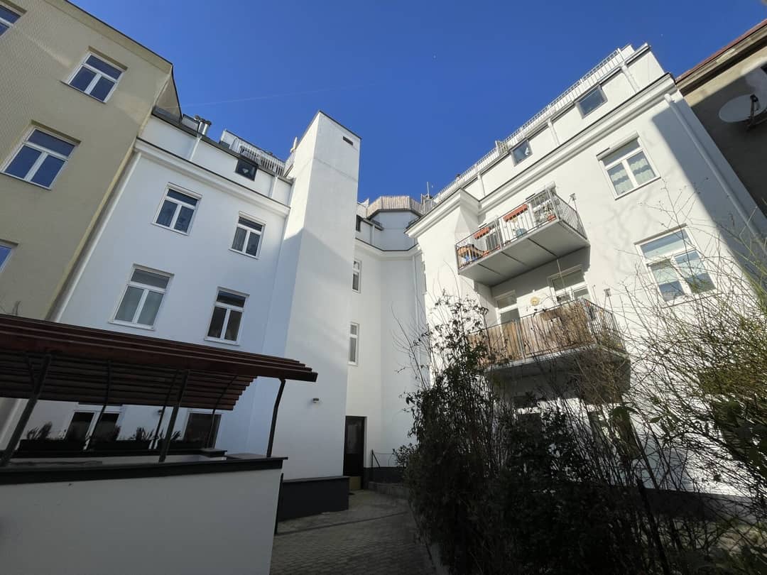 Wohnung unbefristet vermietet mit Lift im Altbau
