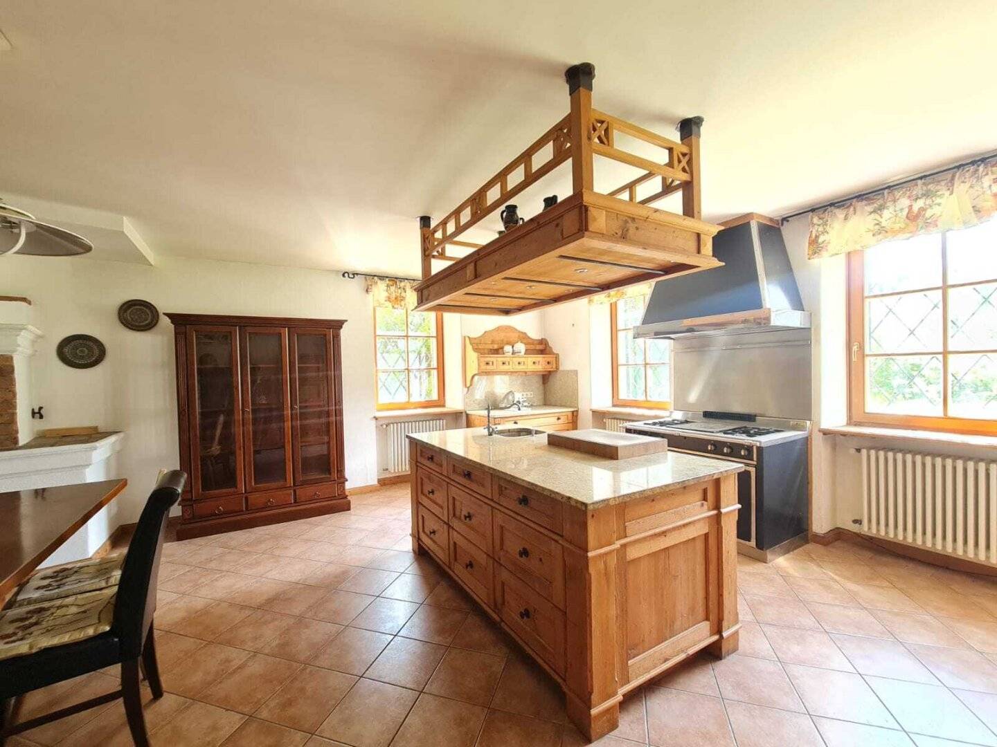 St. Veit an der Glan: Historisches Anwesen, großzügiges Herrenhaus in idyllischer Umgebung mit vielen Möglichkeiten!