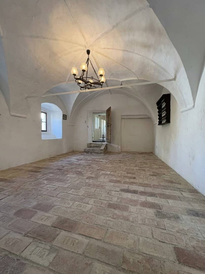 Außergewöhnlicher Kreativ-, Hobby- & Rückzugsraum in Mistelbach