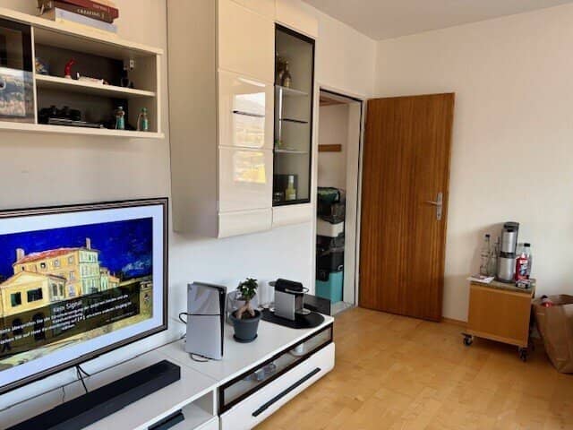 Sonnige, gut geschnittene 2-Zi. Dachgeschoßwohnung mit Balkon