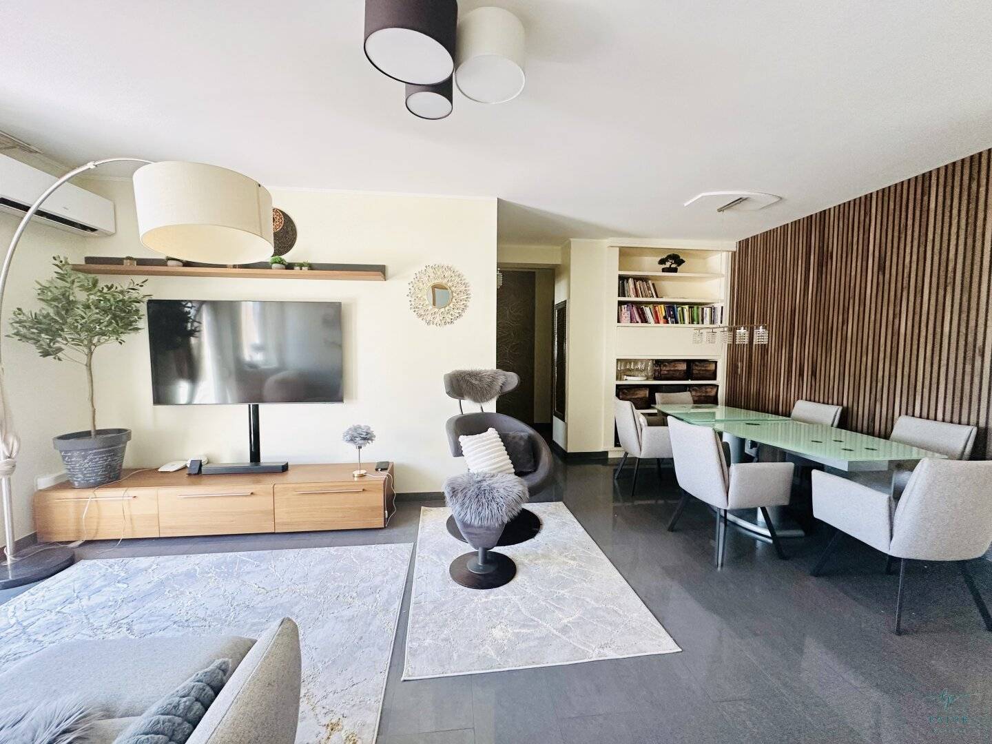 Charmante 3-Zimmer - DG Wohnung mit Balkon, Garage & Klimaanlage in Kottingbrunn - WBF Übernahme möglich