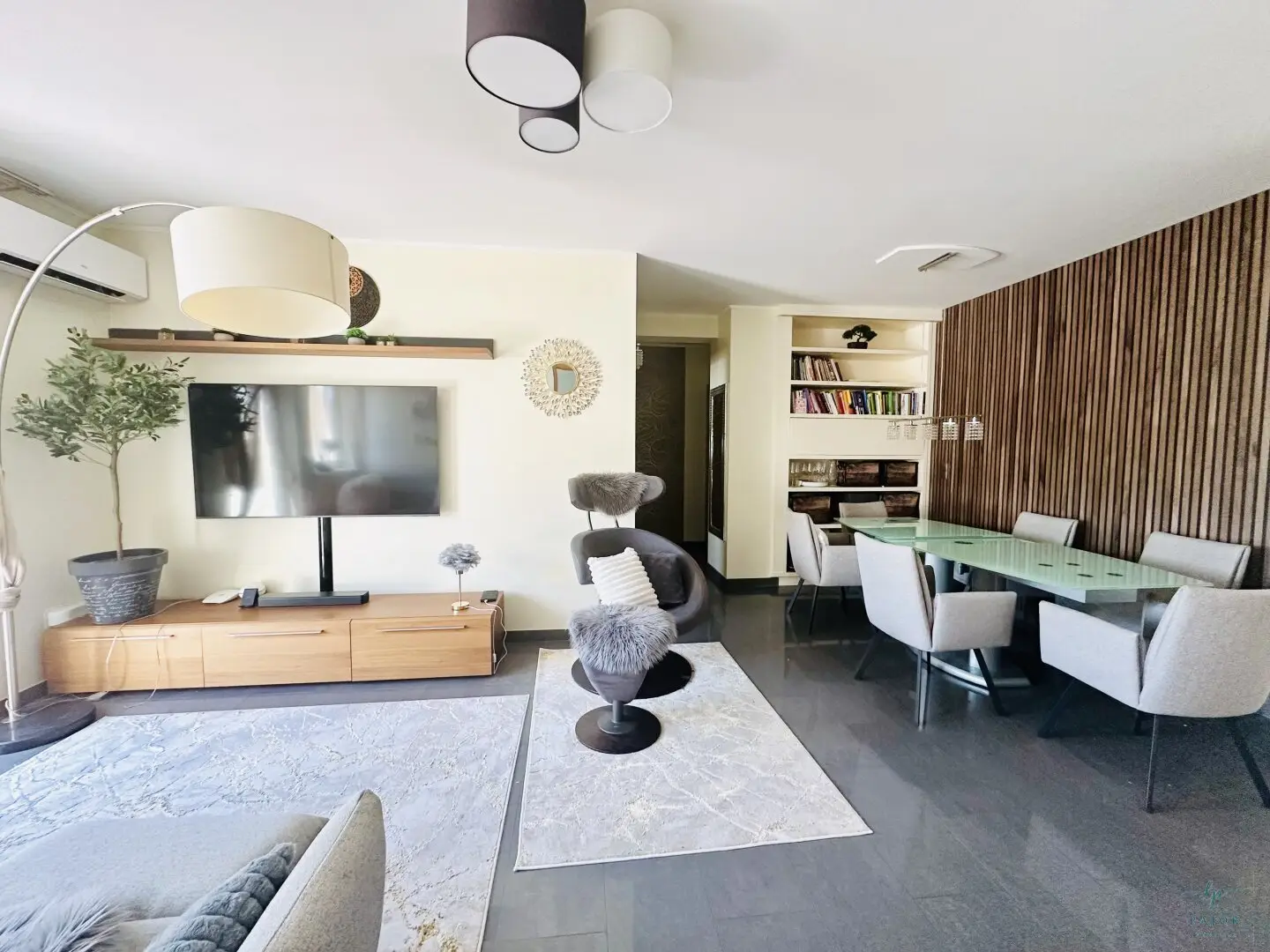 Charmante 3-Zimmer - DG Wohnung mit Balkon, Garage & Klimaanlage in Kottingbrunn - WBF Übernahme möglich