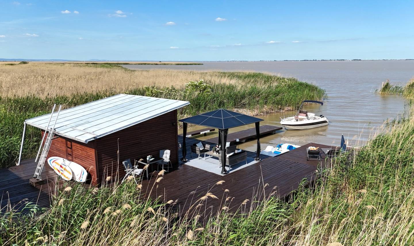 Ein Rückzugsort mitten im See – Natur, Ruhe und Freiheit pur - Das Haus im See Mörbisch inkl. Motorboot