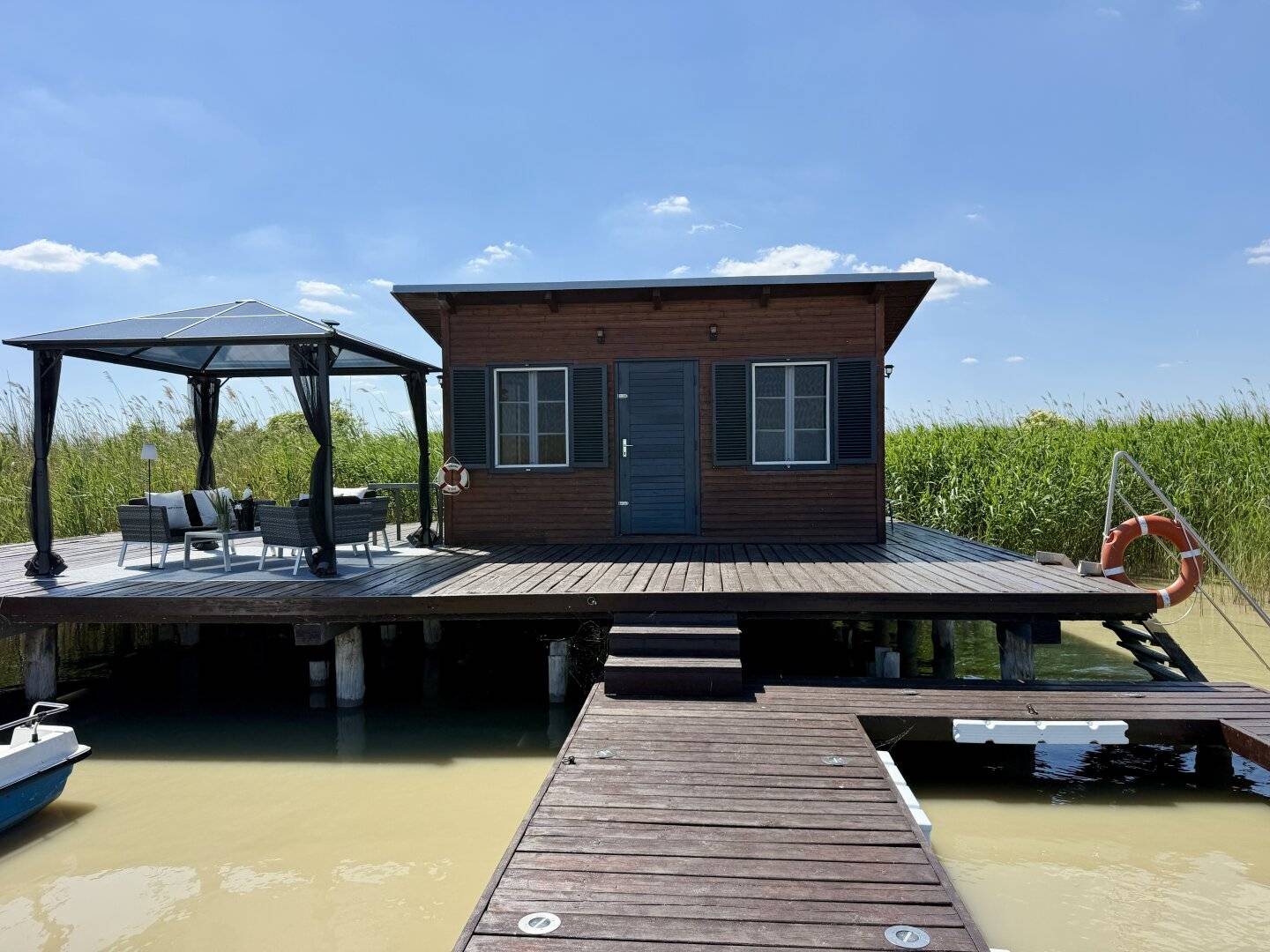 Ein Rückzugsort mitten im See – Natur, Ruhe und Freiheit pur - Das Haus im See Mörbisch inkl. Motorboot