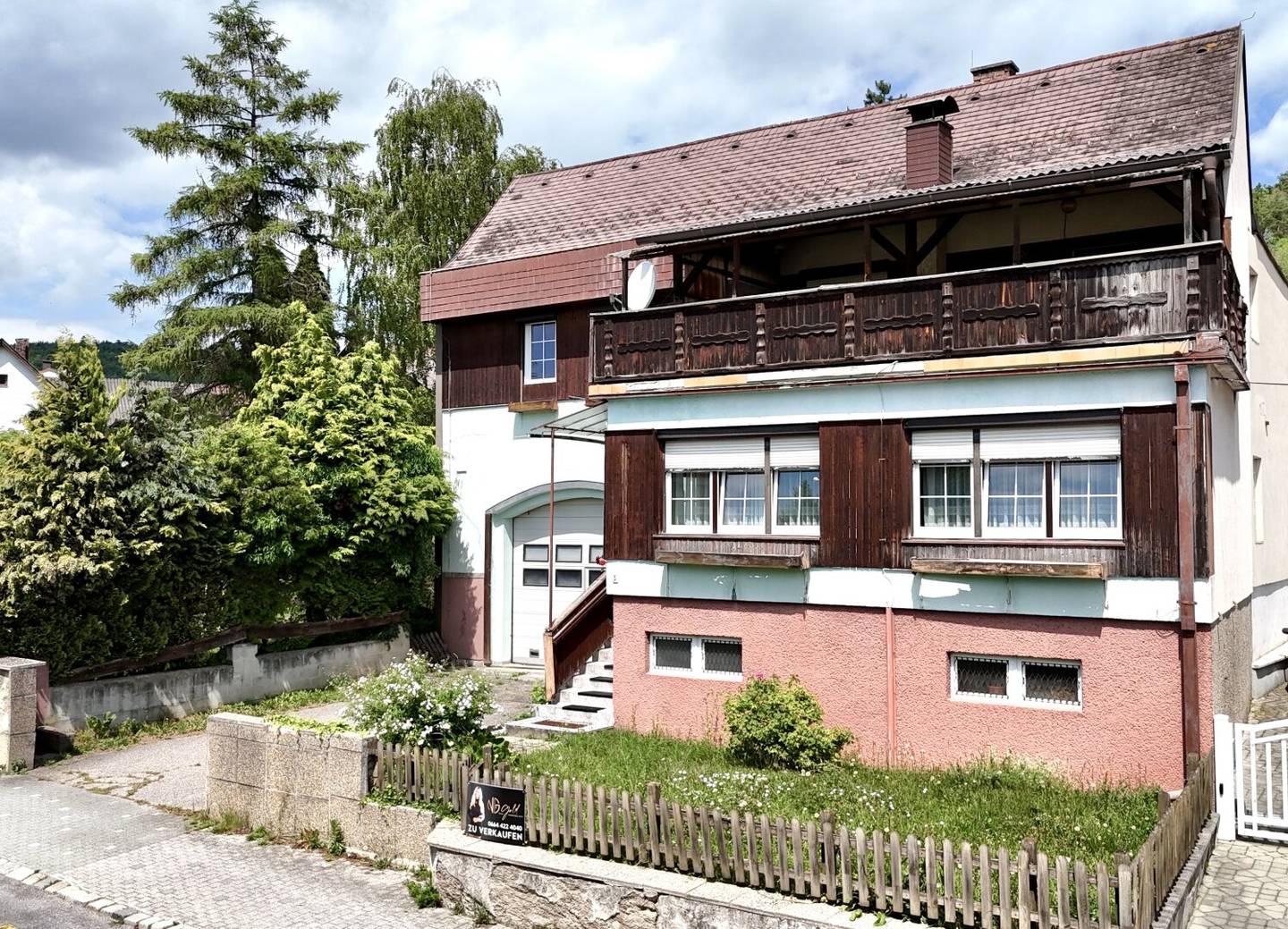 Ein Platz für große Träume: Haus mit großem Grundstück, Waldstück & Lagerhalle in Wiesen