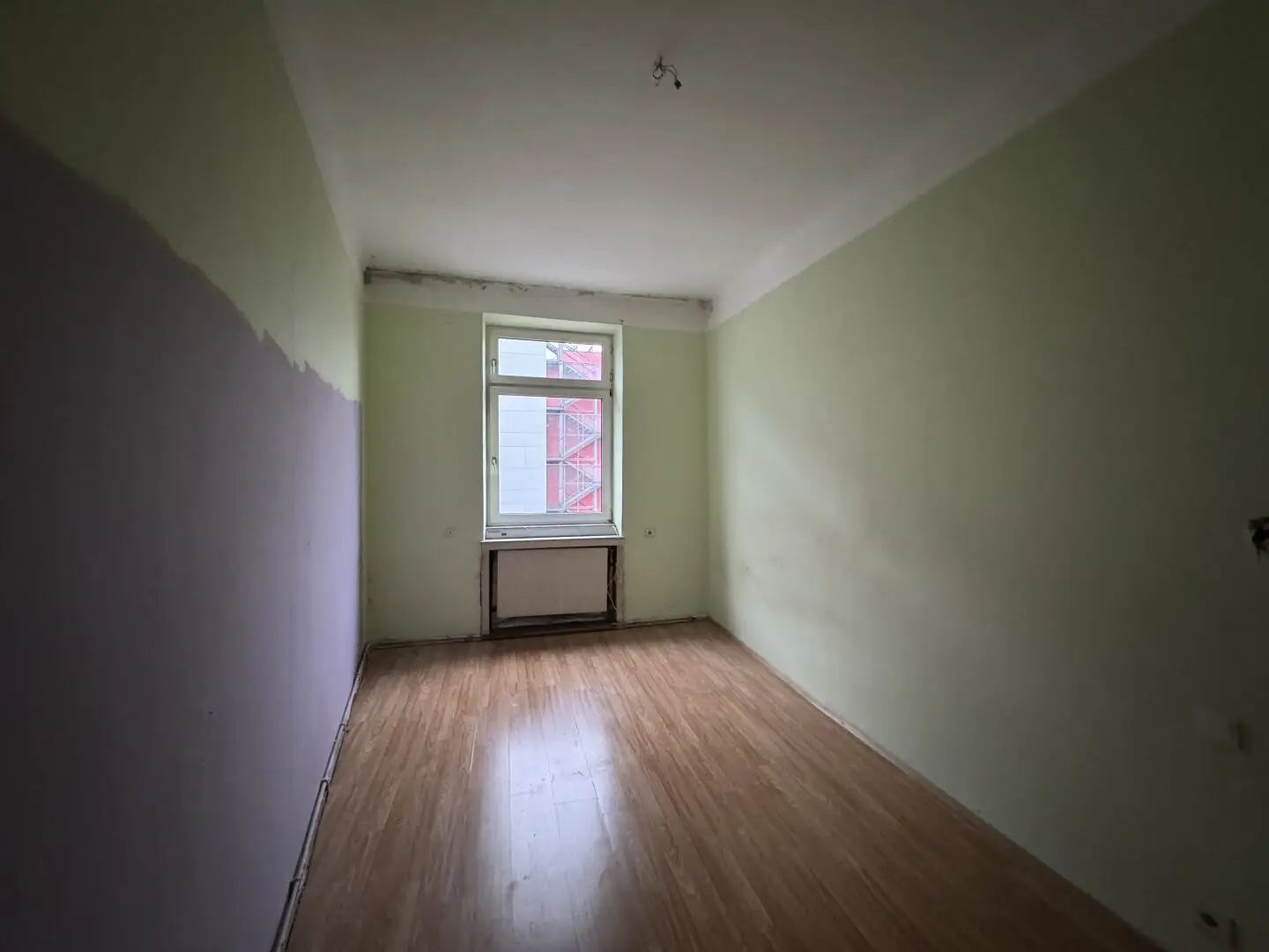 Old building apartment near U3 Schlachthausgasse lift