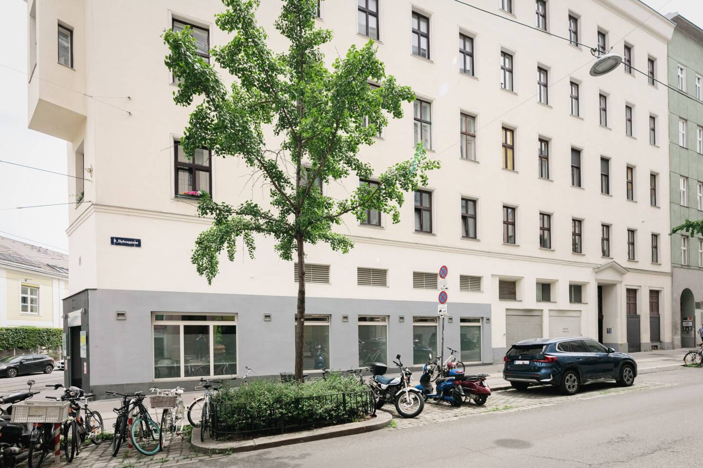 Familienfreundliche 5-Zimmer-ALTBAUWOHNUNG mit Stil