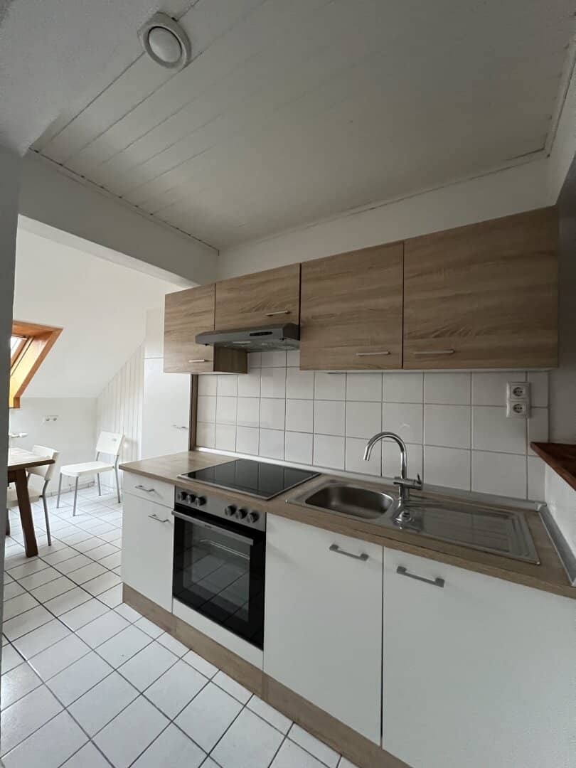 Nähe Dietrichsteinplatz: Schöne 4-Zimmerwohnung im DG
