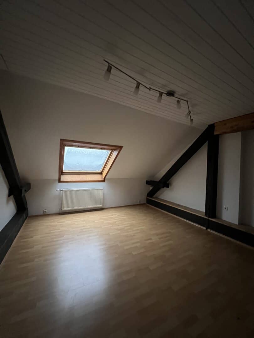 Nähe Dietrichsteinplatz: Schöne 4-Zimmerwohnung im DG