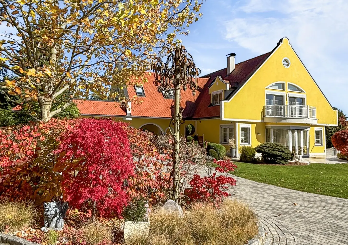 Luxury villa, chalet, pool, wine cellar, agriculture and 7 hectares of natural idyll near Deutschlandsberg