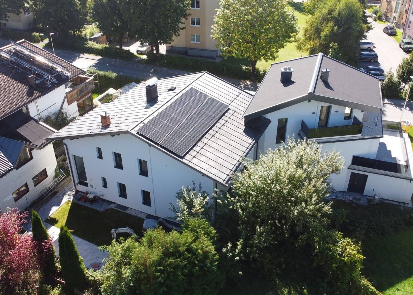 Moderne dreistöckige Wohnung mit Gartenanteil im Dreiparteienhaus in zentrumsnaher Lage!