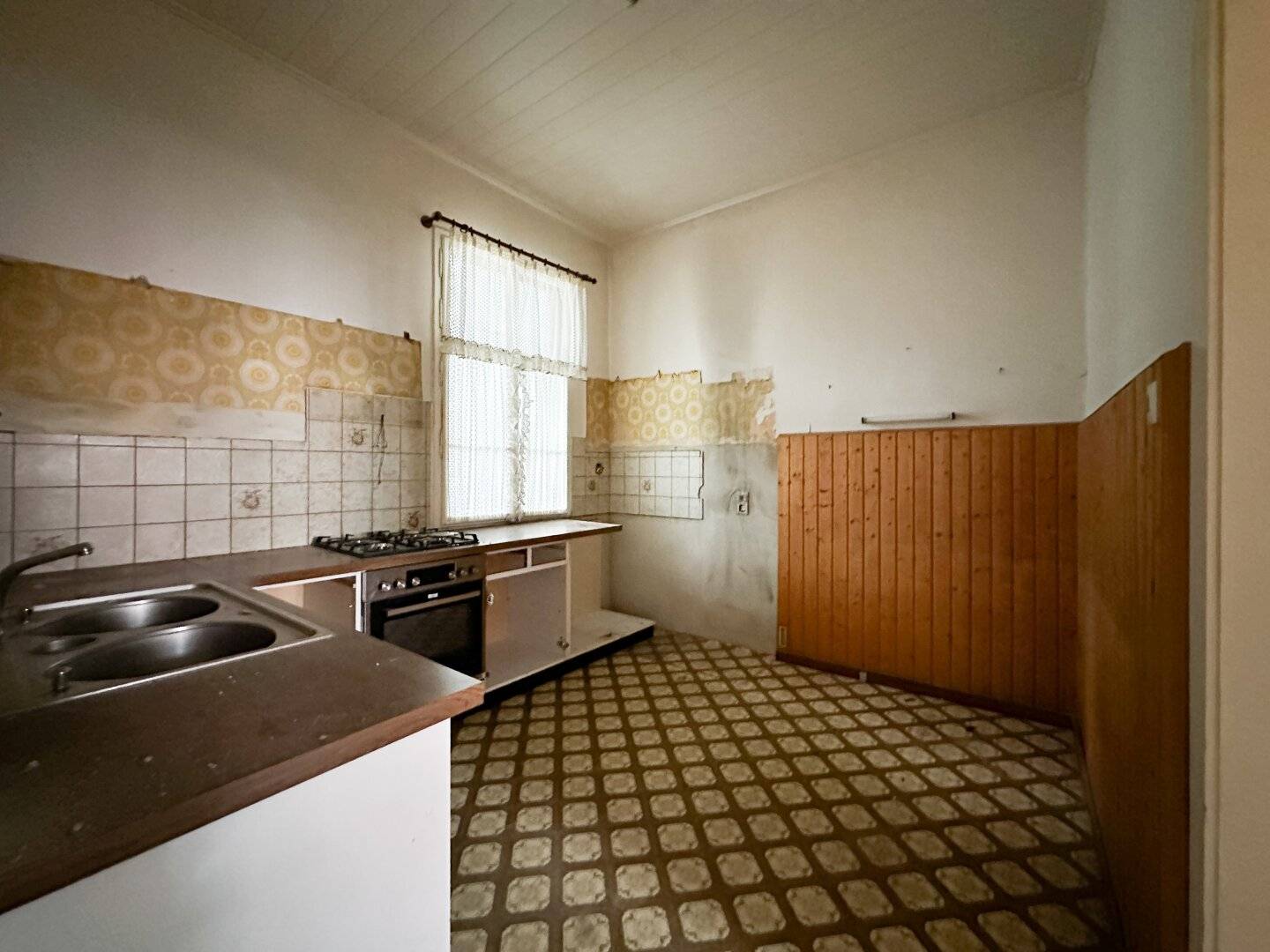 Wohnung im Altbau 3 Zimmer direkt gegenüber U3