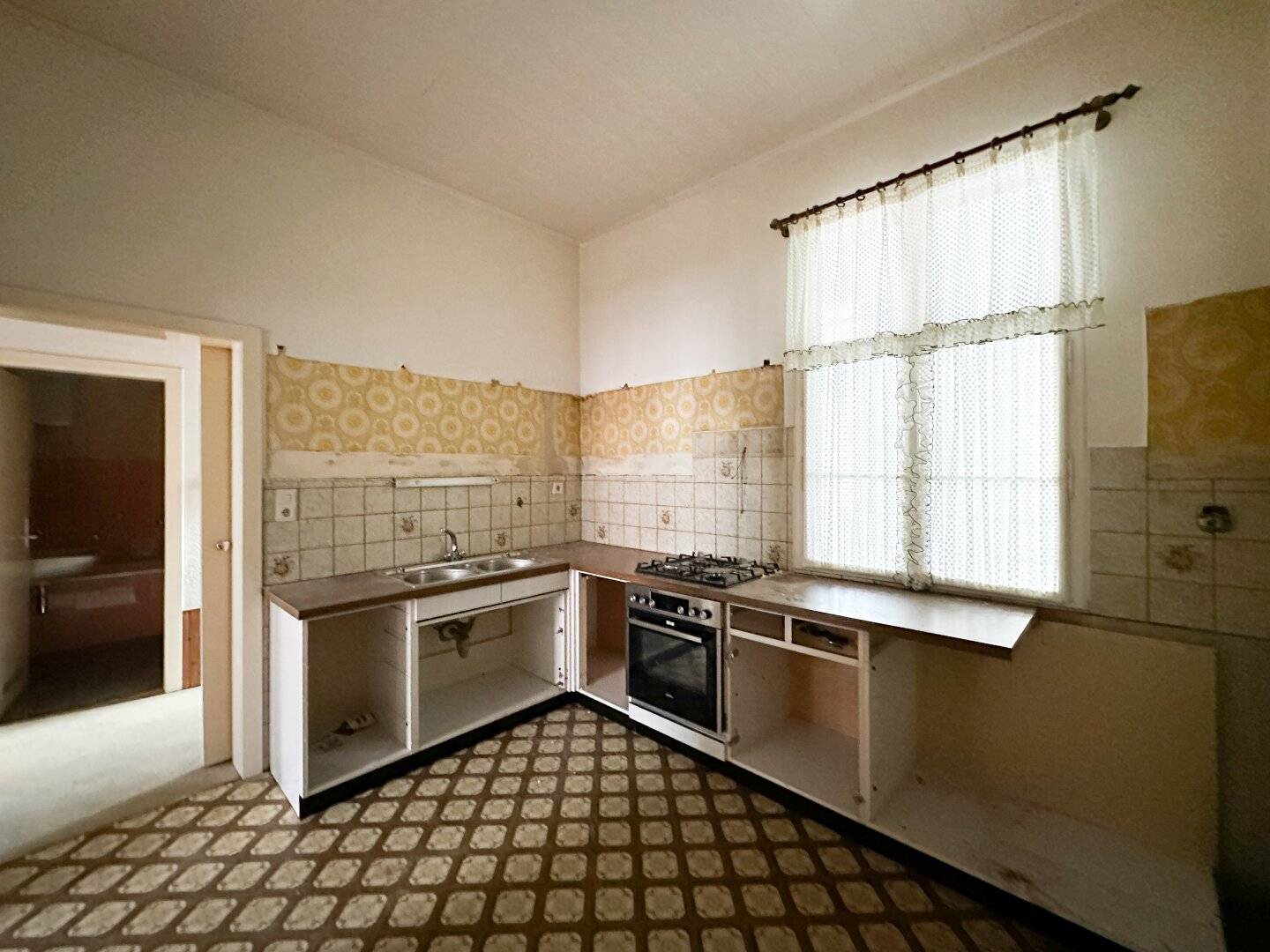 Wohnung im Altbau 3 Zimmer direkt gegenüber U3