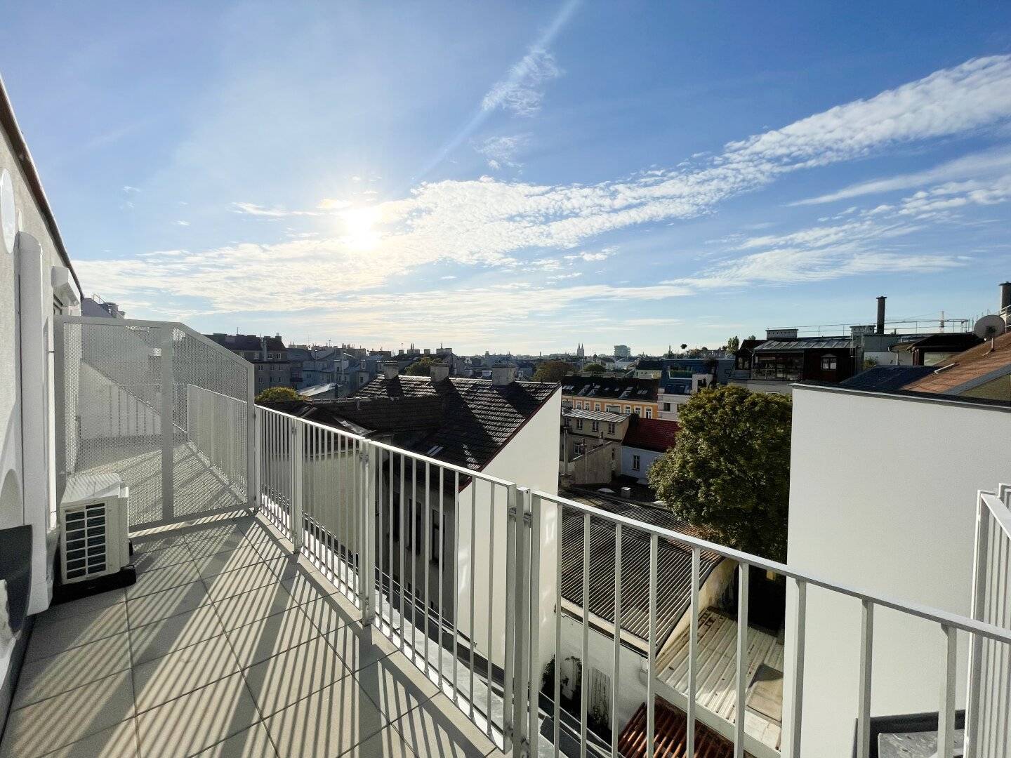 Attic apartment terrace air conditioned