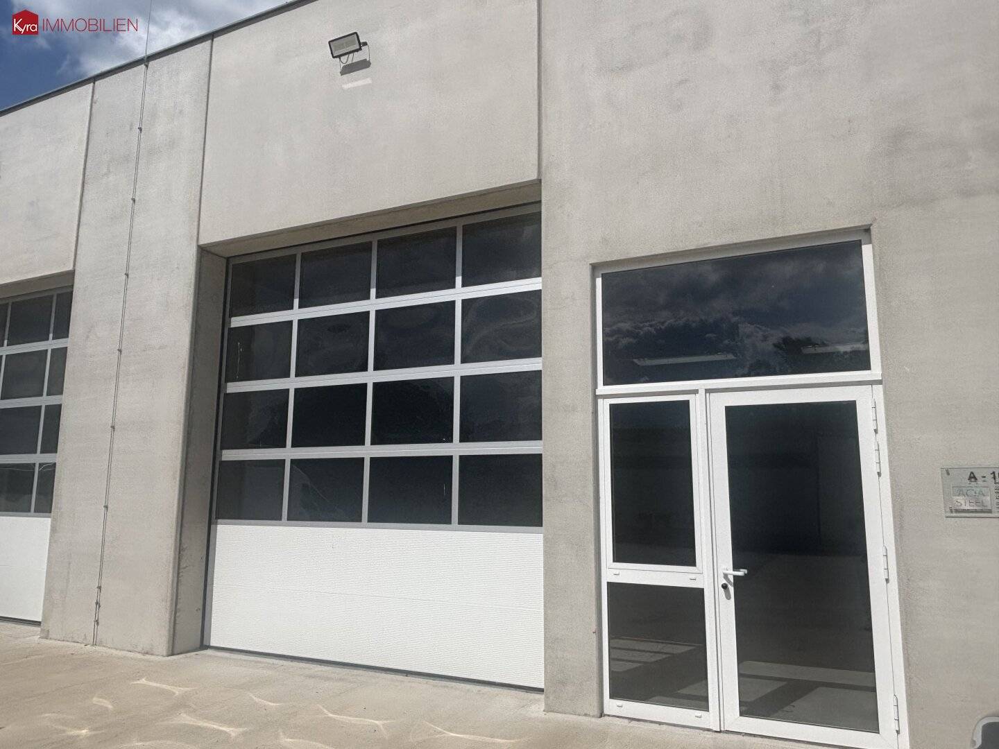 Moderne Industriehalle 432m² in 2242 Prottes