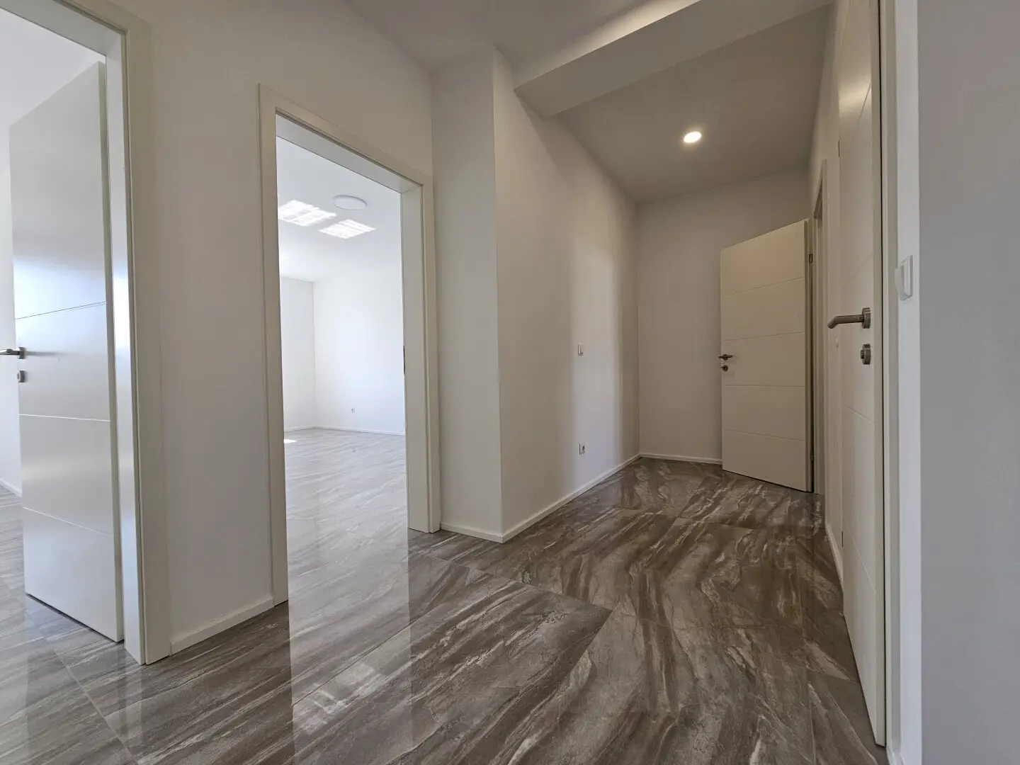 Moderne 2-Zi Wohnung 81,7m² mit Einbauküche & Fußbodenheizung im 4. Bezirk Wien!