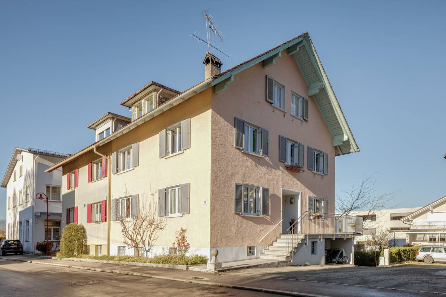 Familien-Traum ! Doppelhaushälfte mit 150m², 6 Zimmern und 2 Bädern