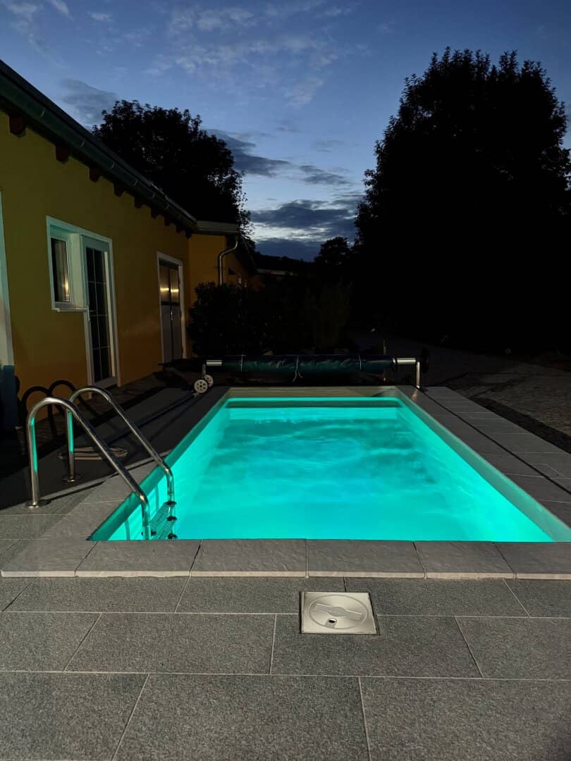 Wohnen Sie noch oder leben Sie schon? Überragende Liegenschaft im Bezirk Baden - Pool, Nebengebäude, landwirtschaftliche Flächen