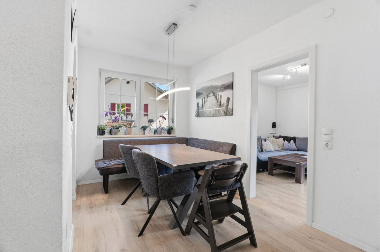 Wunderschöne Doppelhaushälfte in Frastanz mit 7 Zimmern, Terrasse, Einliegerwohnung & Garage!
