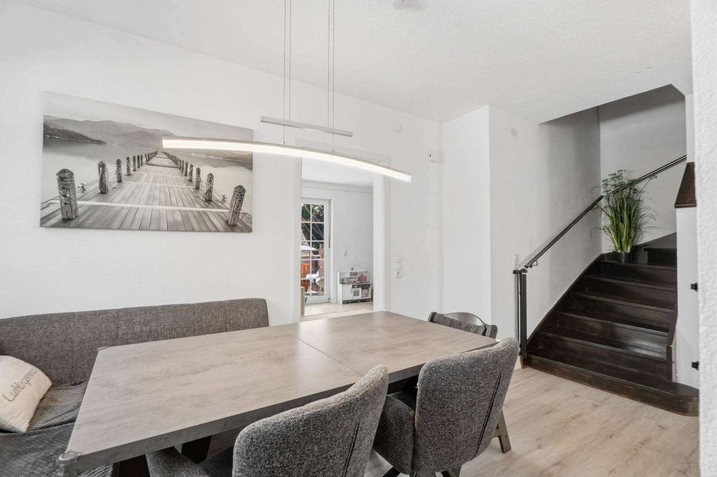 Wunderschöne Doppelhaushälfte in Frastanz mit 7 Zimmern, Terrasse, Einliegerwohnung & Garage!