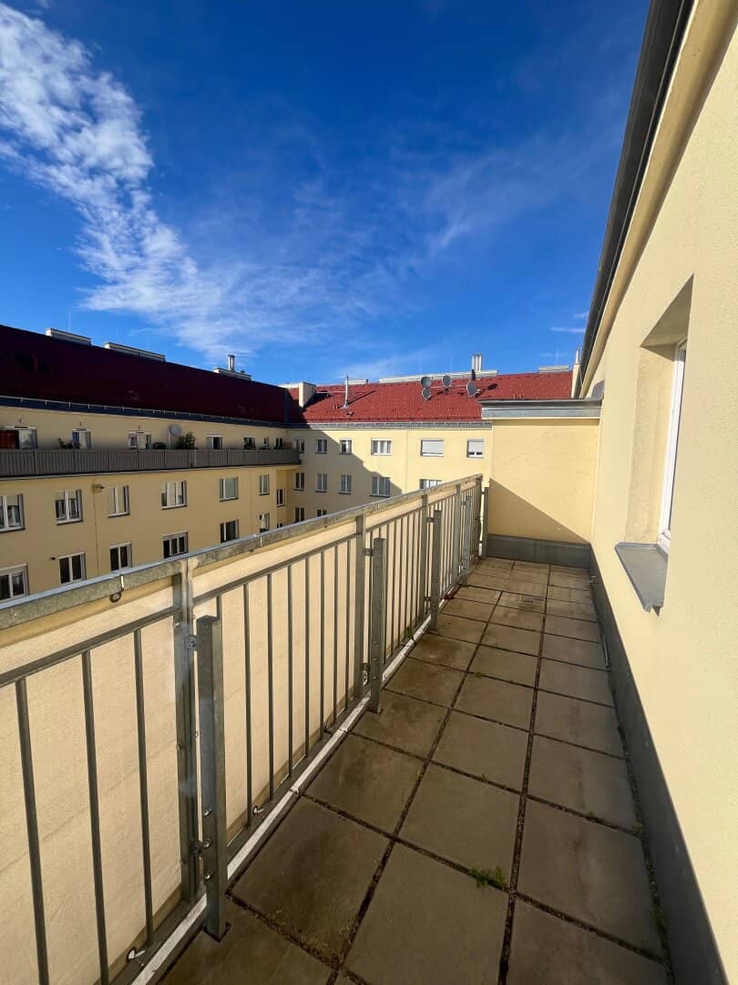 Anlegen oder selbst wohnen mitten in der Stadt! Dachgeschosswohnung mit 2 Terrassen im Trend-Bezirk Margareten in ruhiger Lage