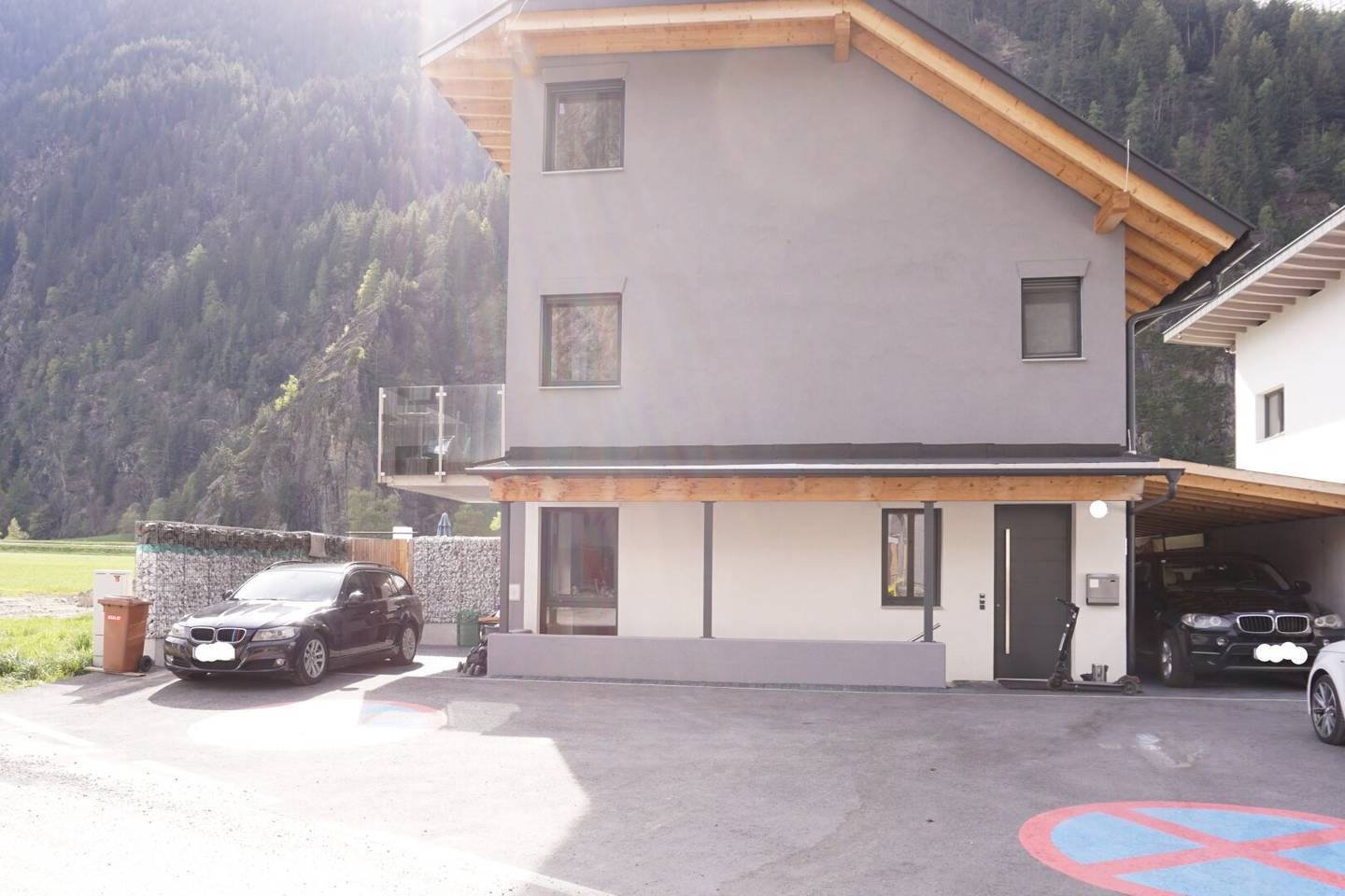 Umhausen: Selbst wohnen & Mieteinnahmen sichern – Haus mit 3 Einheiten