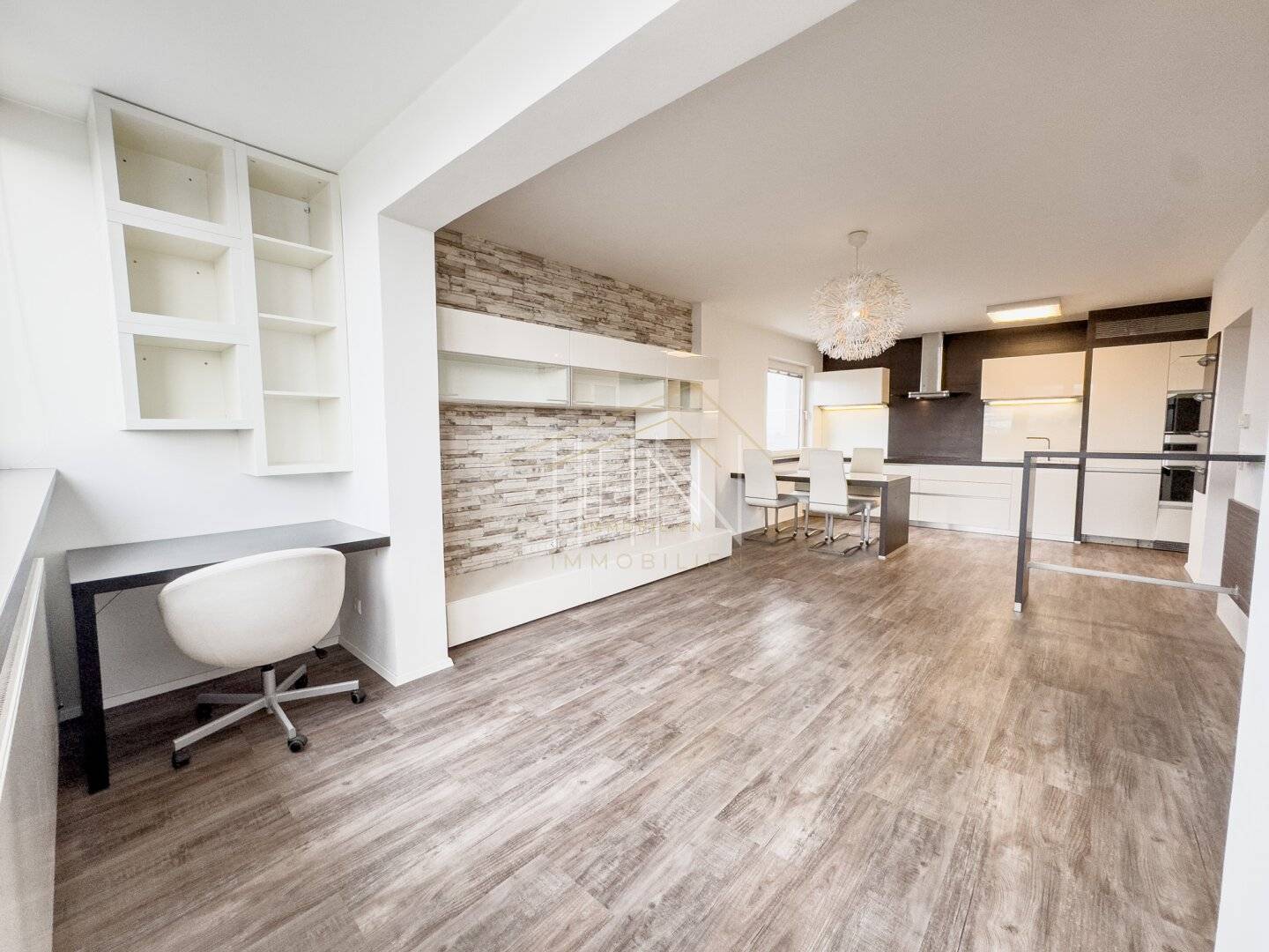Fernblick & Einziehen ohne Aufwand | Helle 3-Zimmer-Wohnung mit Parkplatz