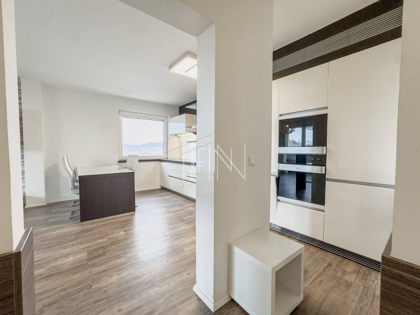 Fernblick & Einziehen ohne Aufwand | Helle 3-Zimmer-Wohnung mit Parkplatz