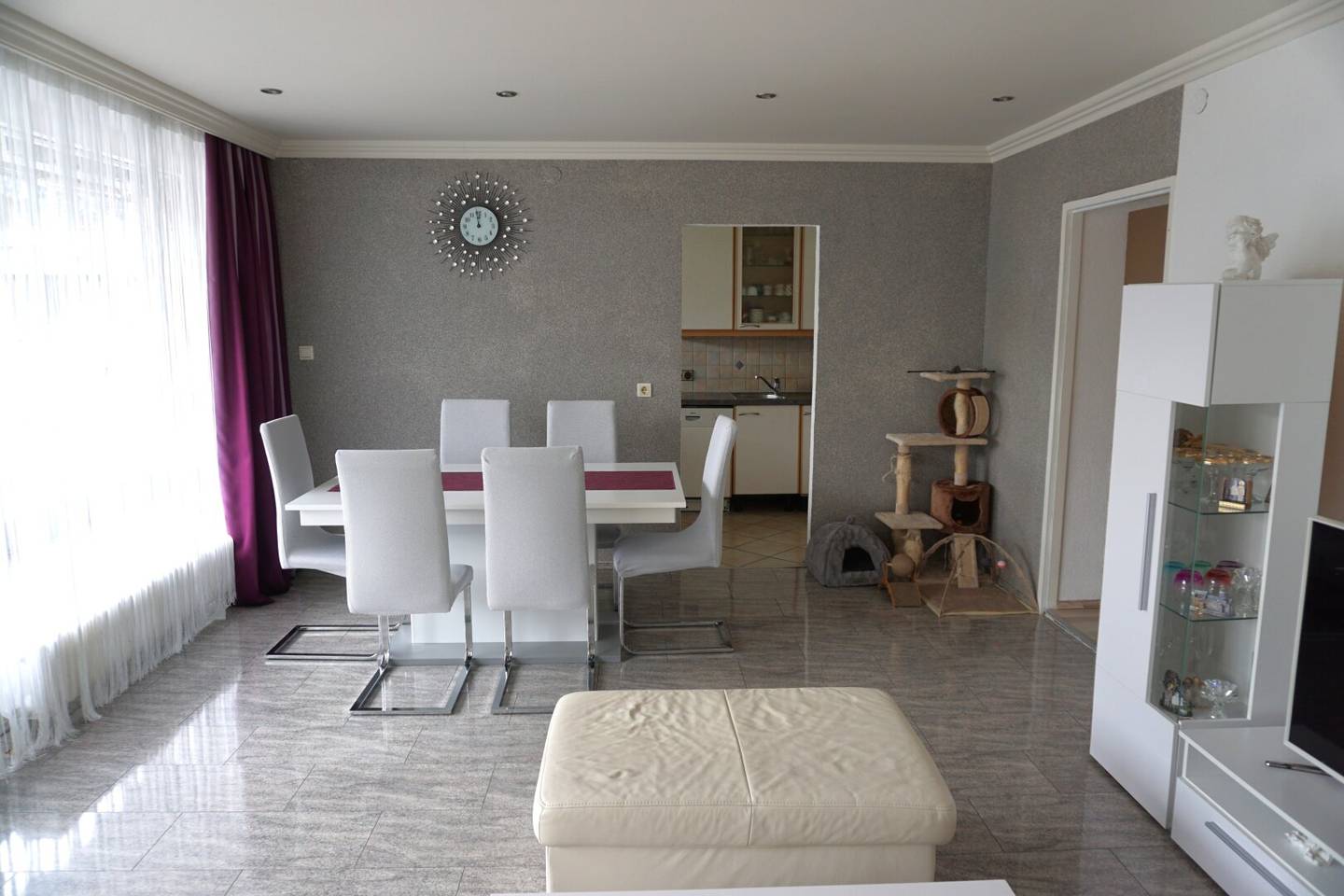 SCHWAZ: Großzügige 4-Zimmer-Wohnung mit Loggia und Balkon
