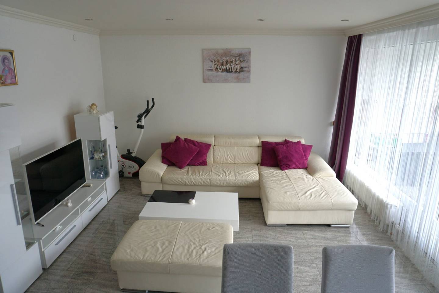 SCHWAZ: Großzügige 4-Zimmer-Wohnung mit Loggia und Balkon