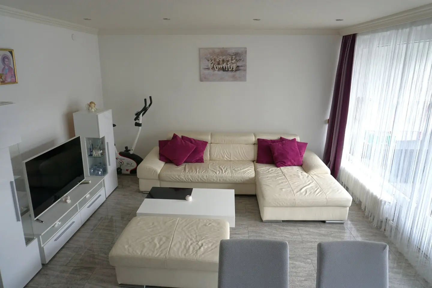 SCHWAZ: Großzügige 4-Zimmer-Wohnung mit Loggia und Balkon