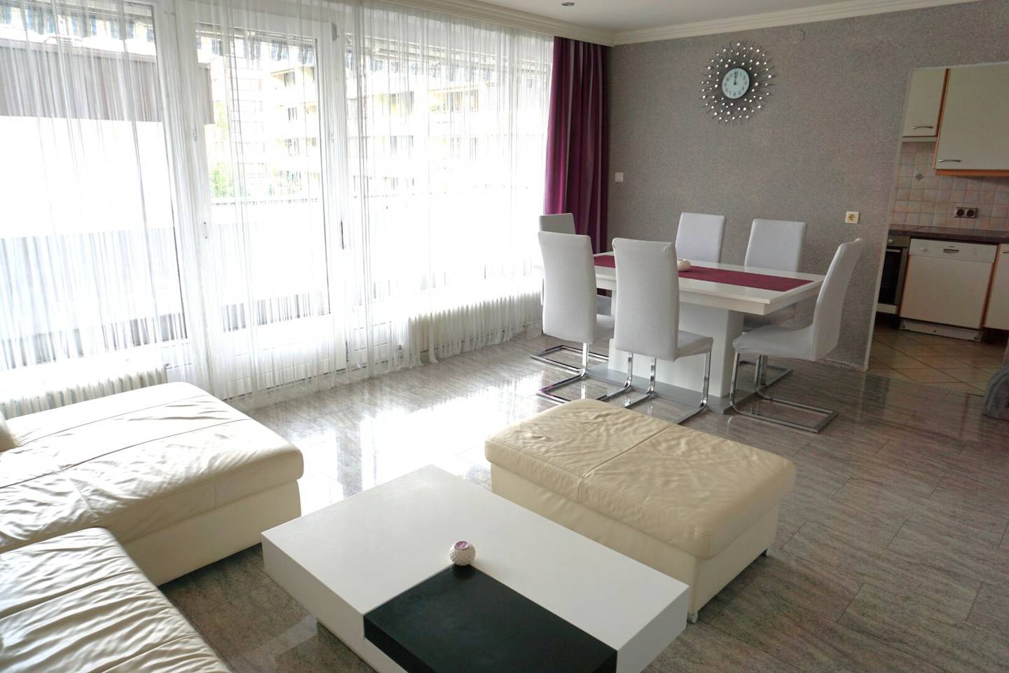 SCHWAZ: Großzügige 4-Zimmer-Wohnung mit Loggia und Balkon