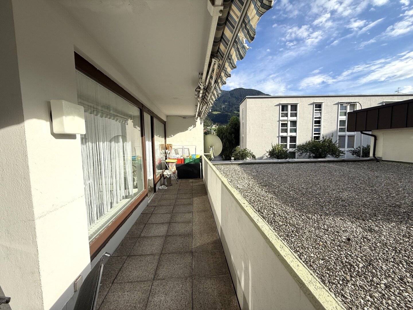 SCHWAZ: Großzügige 4-Zimmer-Wohnung mit Loggia und Balkon