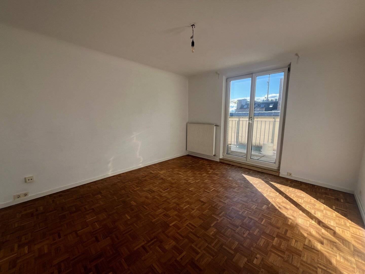 Anlegen oder selbst wohnen mitten in der Stadt! Dachgeschosswohnung mit 2 Terrassen im Trend-Bezirk Margareten in ruhiger Lage