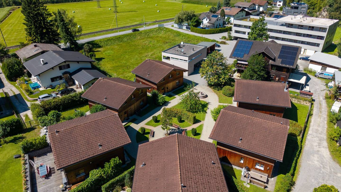 Wunderschönes Chalet mit Freizeitwohnsitz in Bartholomäberg: 6 Zimmer, Garten und Terrasse- idyllisches Kleinod!