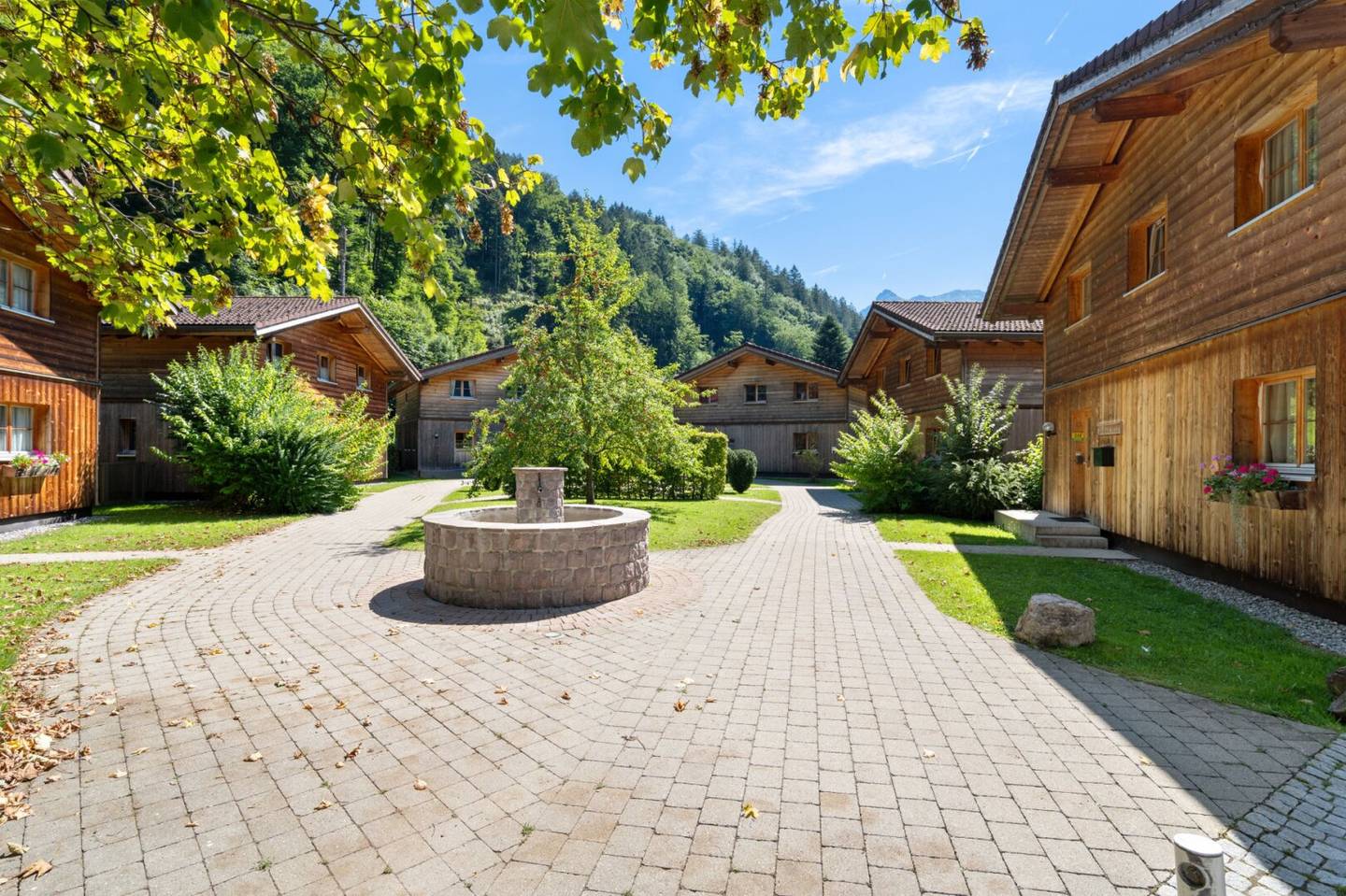 Traumhaftes Chalet mit Freizeitwohnsitz in Bartholomäberg: 6 Zimmer, Garten und Terrasse