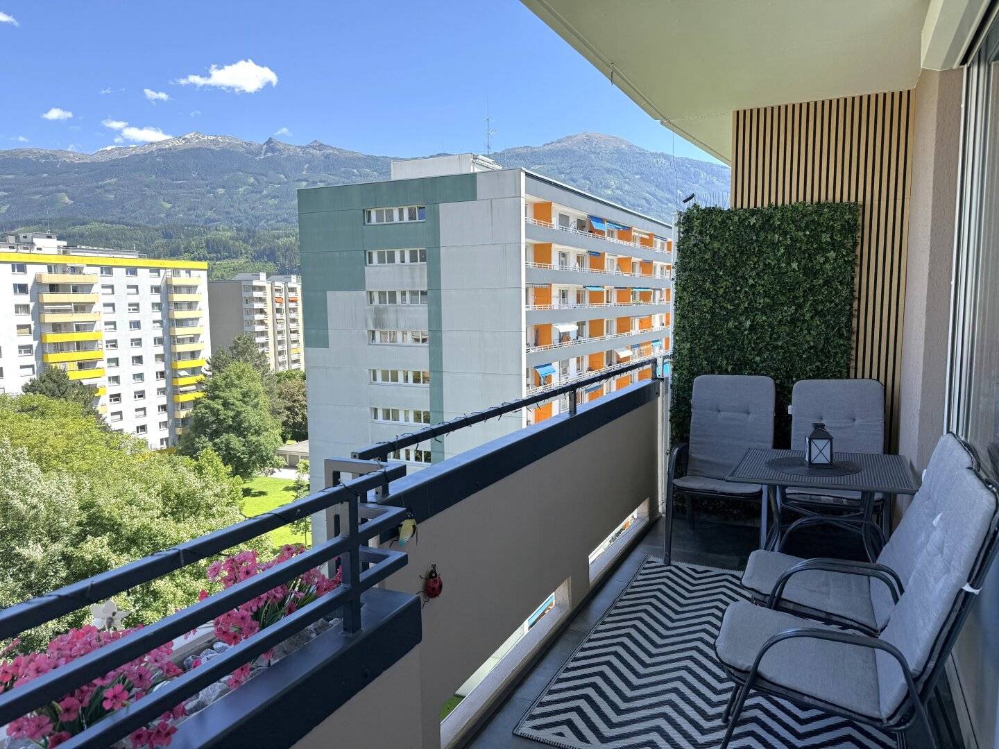 Hochwertig sanierte 3-Zimmer-Wohnung mit traumhaftem Ausblick