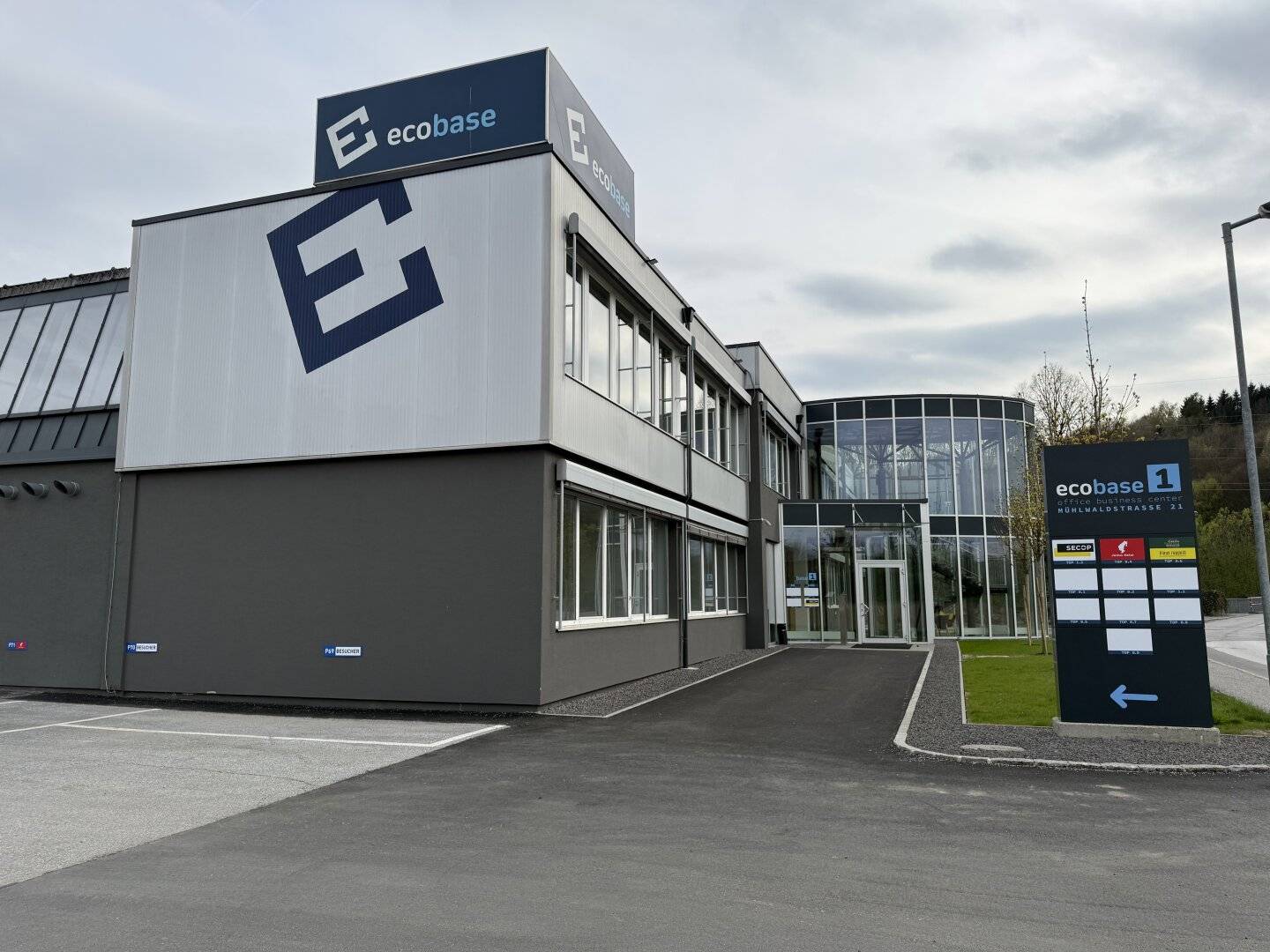 +++ ecobase +++ Modernes Zweiraumbüro ab sofort zu vermieten!