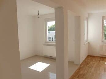 Traumhafte Terrassenwohnung in Wiener Neustadt - zentral wohnen, renoviert, mit moderner Einbauküche!