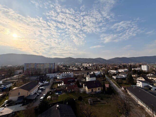 Attraktive Wohnung im 8. Stock mit großzügigem Westbalkon in Graz-Wetzelsdorf