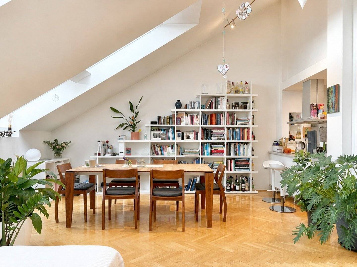 Dachgeschoss-Maisonette mit 2 Terrassen in bester Lage