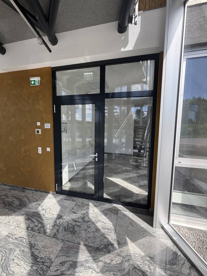 +++ ecobase +++ Lichtdurchflutete EG Bürofläche mit ca. 115 m² zu vermieten!