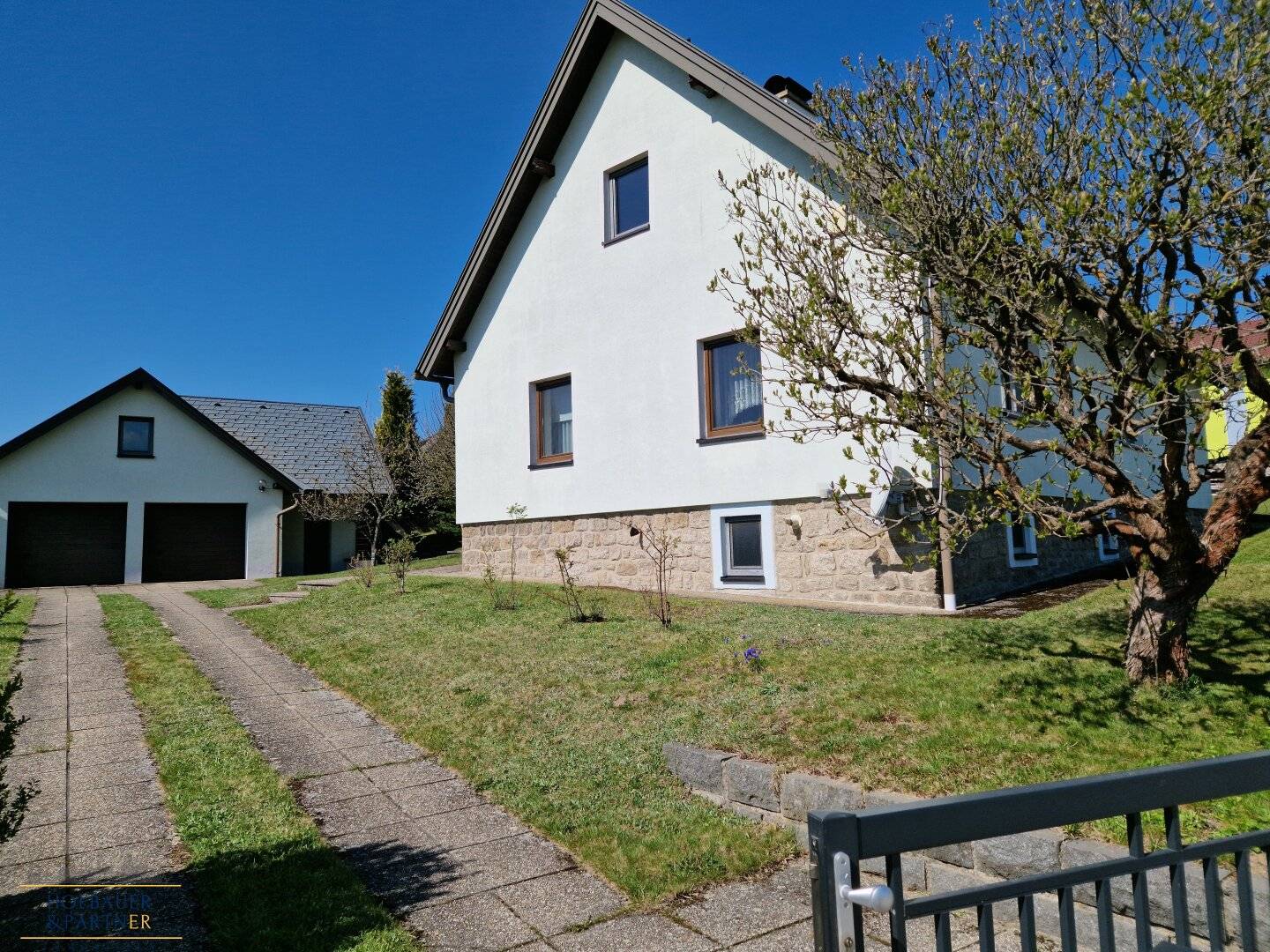 Gepflegtes Einfamilienhaus mit großem Grundstück in zentraler Ruhelage - Heidenreichstein