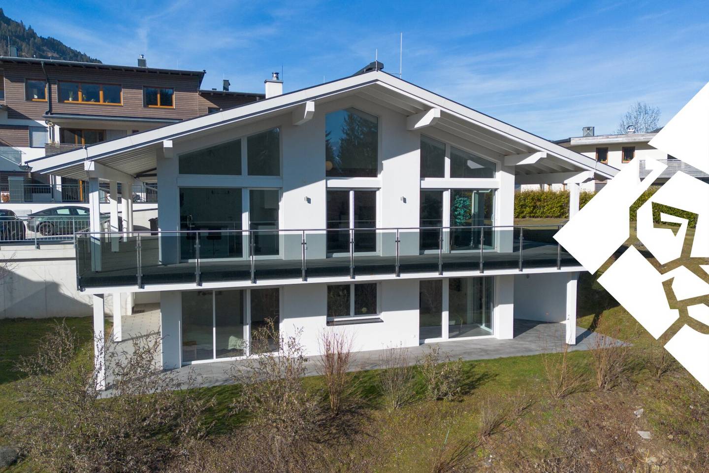 Neuwertiges Einfamilienhaus in traumhafter Waldrandlage mit großem Grundstück und Ausbaupotential!