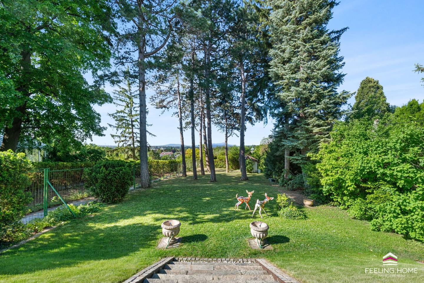 Wohnen mit Geschichte: Villa mit spektakulärer Aussicht bis zum Schneeberg im lebenswerten Grinzing!